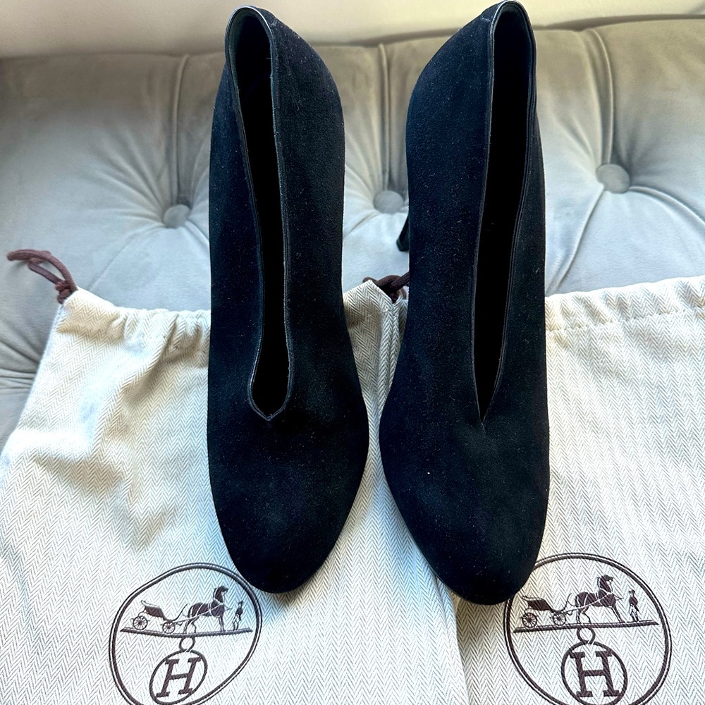 Size 38 (8), Hermes vintage black suede pumps with leather trim